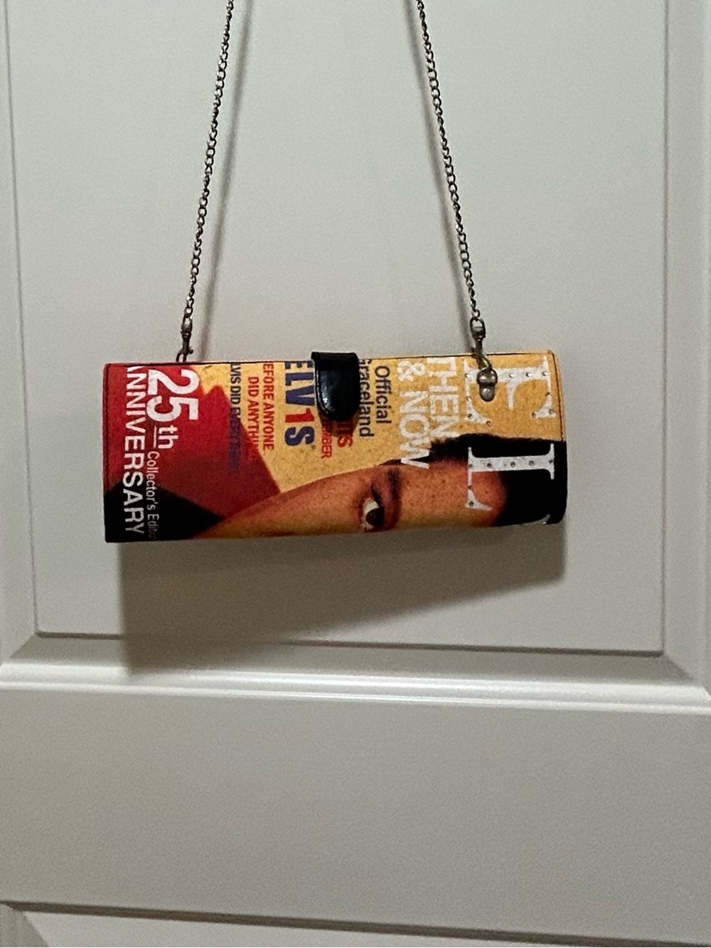 ELVIS PRESLEY Vintage-Inspired Magazine Cover Red & Yellow Graphic Clutch. NICE
